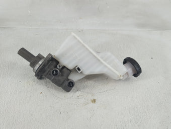 compare product Kia Sportage Brake Master Cylinder 1221009