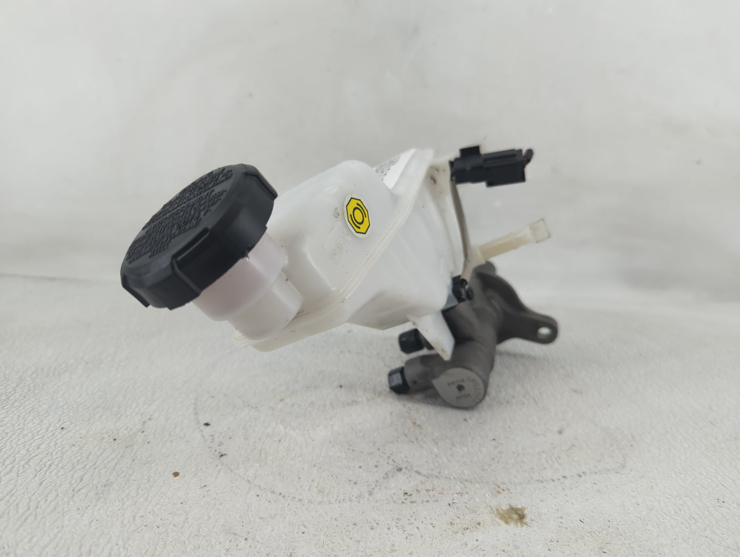 Kia Sportage Brake Master Cylinder 1221009 - Oemusedautoparts1.com