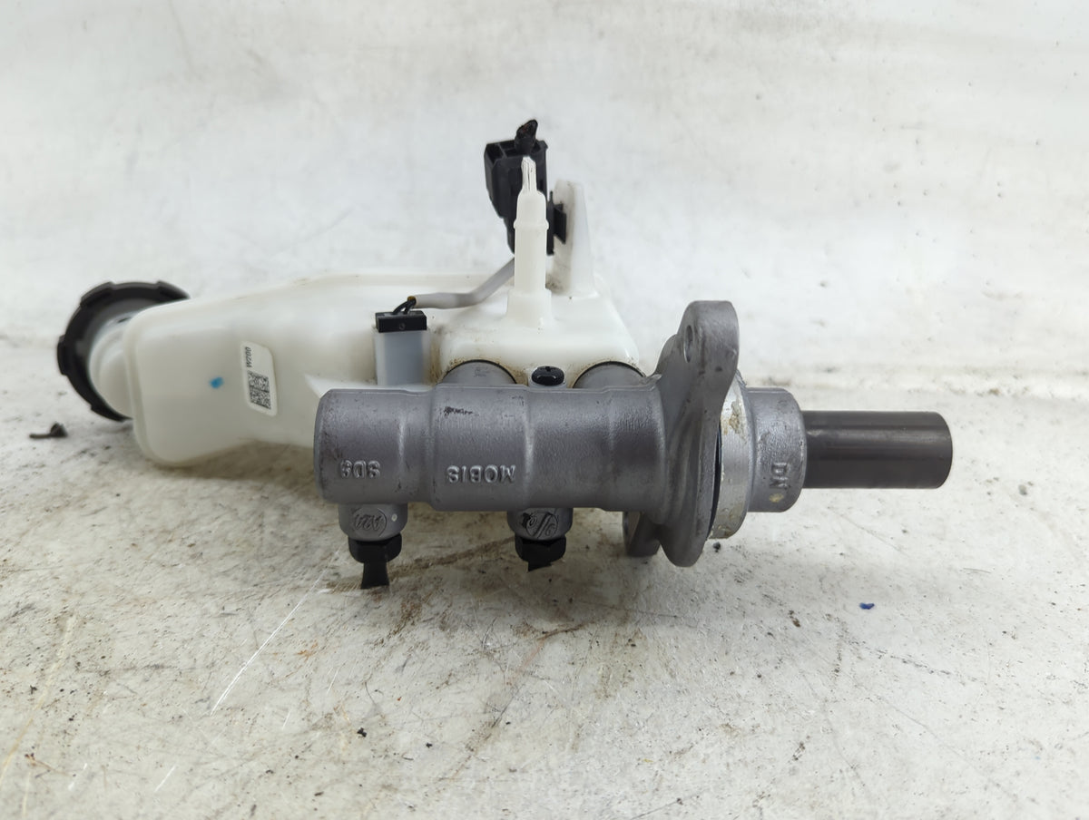Kia Sportage Brake Master Cylinder 1490541 - Oemusedautoparts1.com