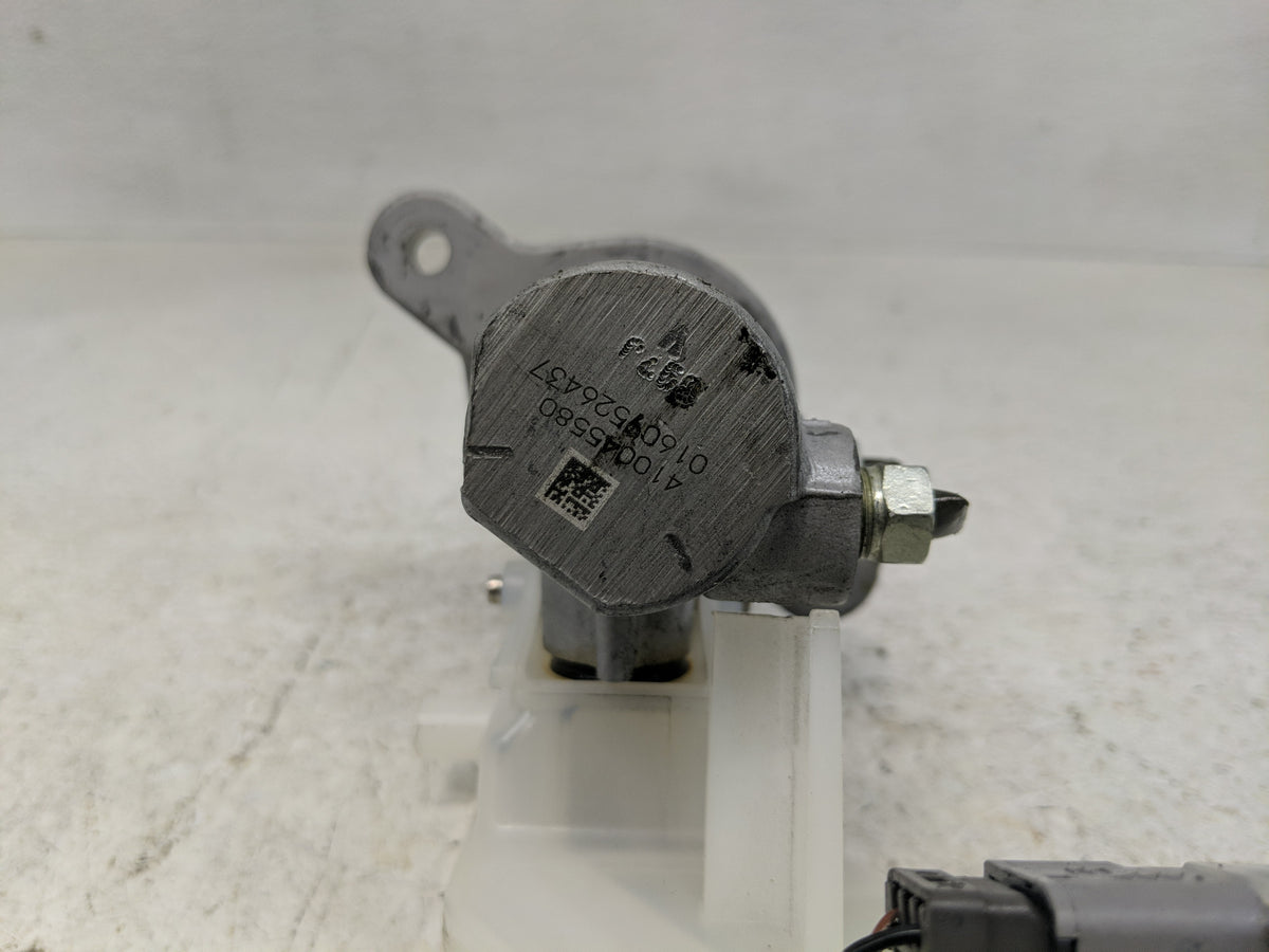 2024 Mazda Cx-30 Brake Master Cylinder - Oemusedautoparts1.com