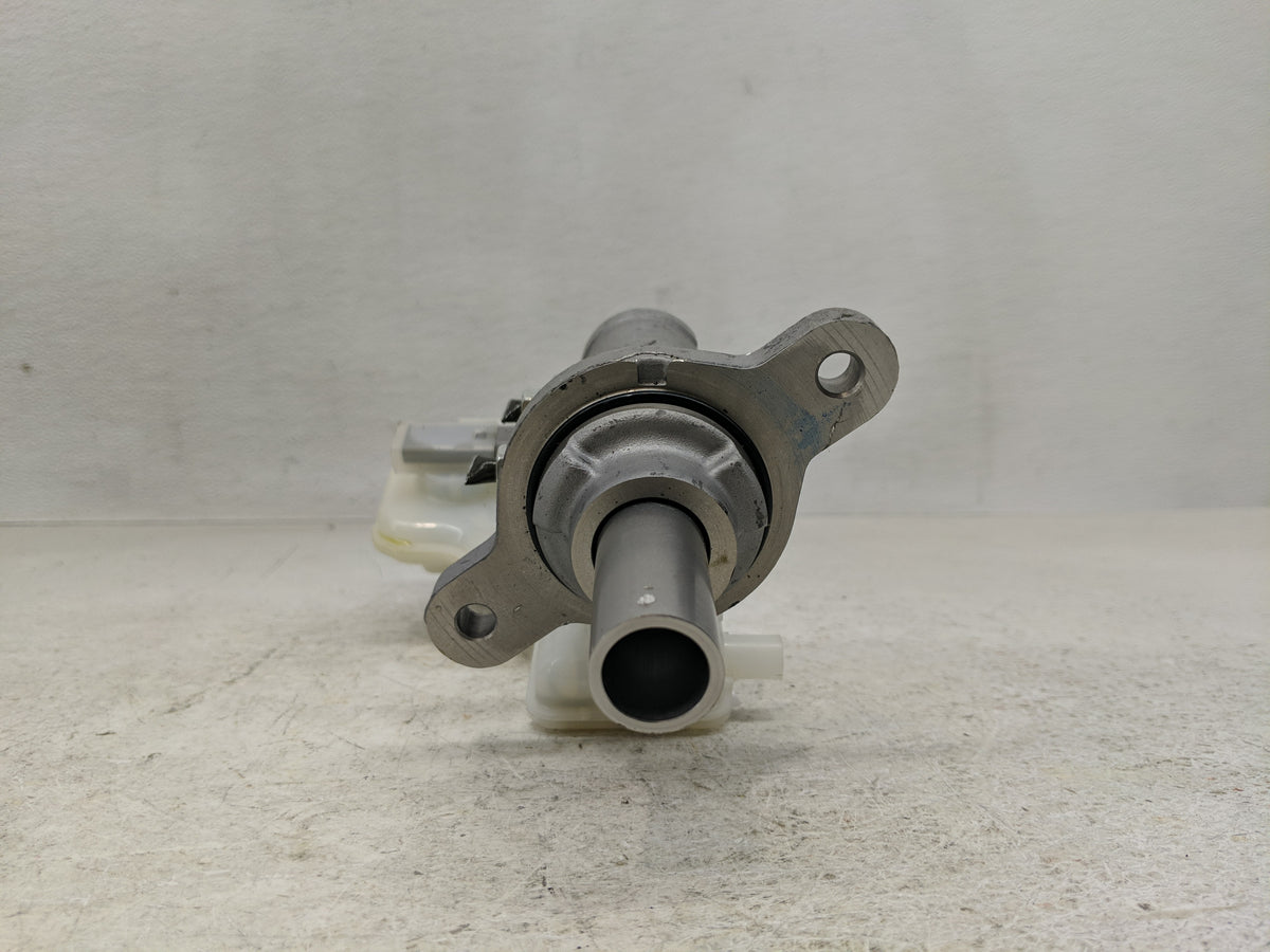 2024 Mazda Cx-30 Brake Master Cylinder - Oemusedautoparts1.com