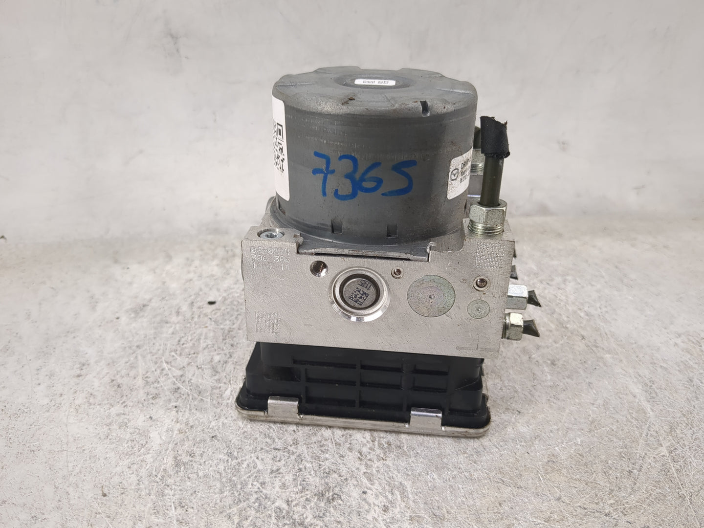 2024 Mazda Cx-30 ABS Pump Control Module Replacement P/N:DRVP 43 7A0 ESC KF620, 06.2102-8032.4 Fits OEM Used Auto Parts - Oe