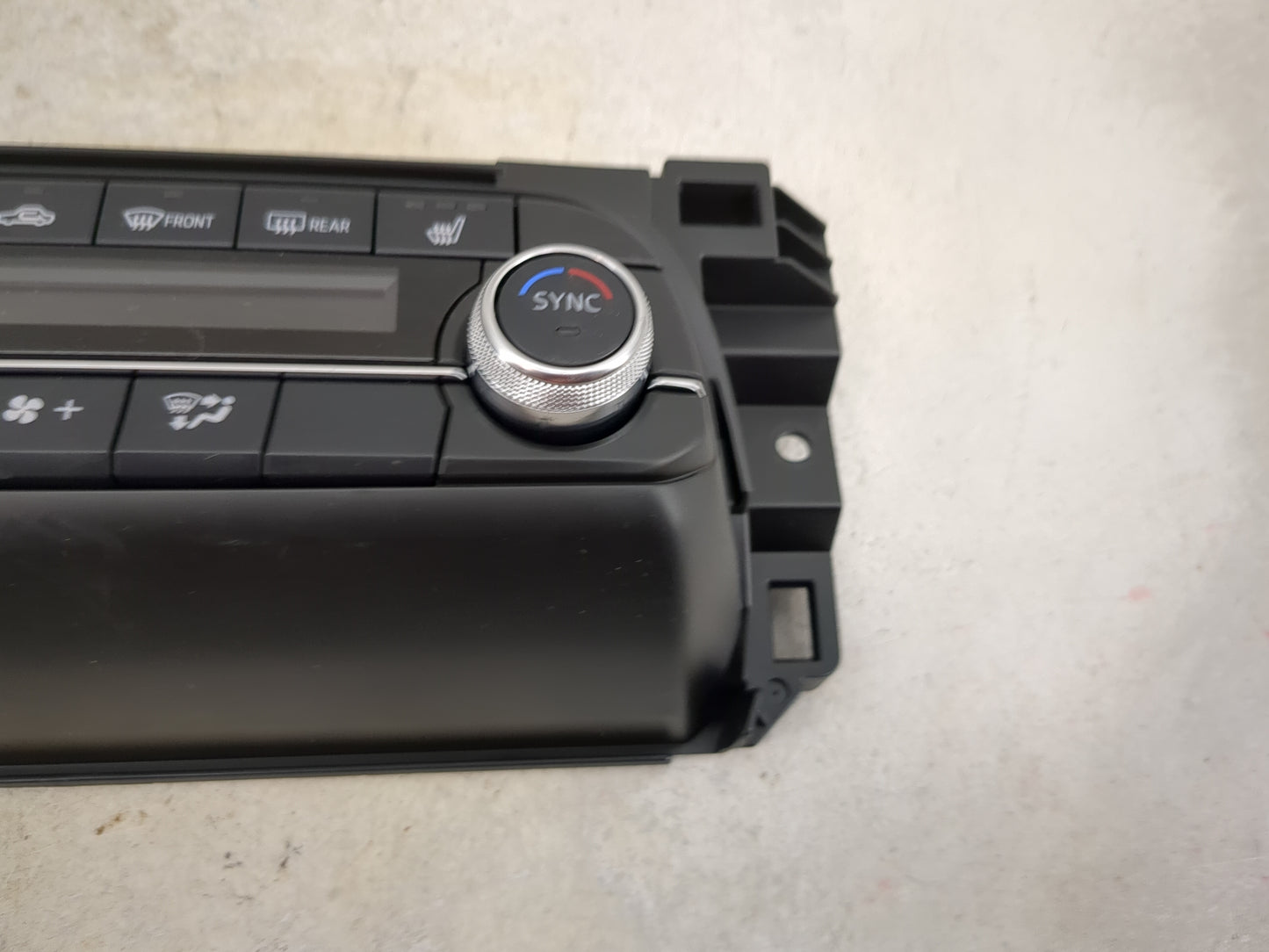 2022 Mazda Cx-5 Climate Control Module Temperature AC/Heater Replacement P/N:KSC5 61190 Fits OEM Used Auto Parts - Oemusedau