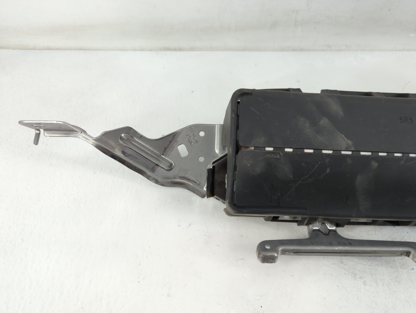 2024 Mazda Cx-9 Air Bag Driver Left Steering Wheel Mounted P/N:SKR9P5046993 Fits OEM Used Auto Parts - Oemusedautoparts1.com