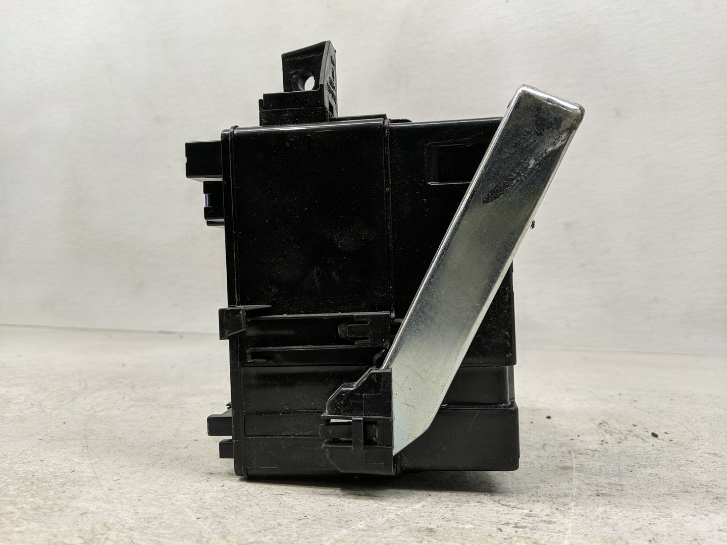 2014 Mitsubishi Mirage Fusebox Fuse Box Panel Relay Module Fits OEM Used Auto Parts - Oemusedautoparts1.com