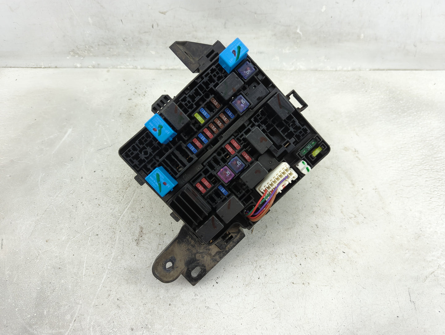 2014 Mitsubishi Mirage Fusebox Fuse Box Panel Relay Module Fits OEM Used Auto Parts - Oemusedautoparts1.com
