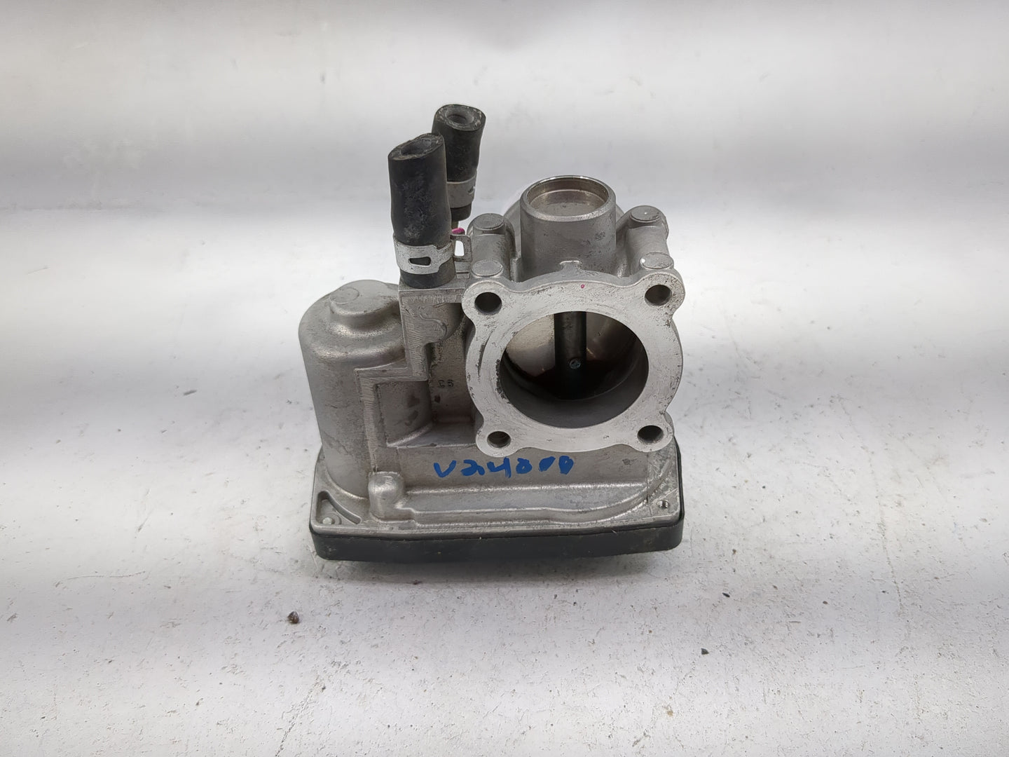 2014 Mitsubishi Mirage Throttle Body P/N:101 Fits OEM Used Auto Parts - Oemusedautoparts1.com