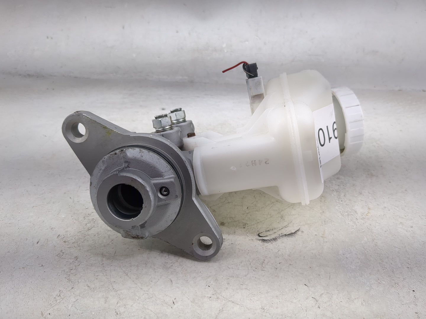 2014-2014 Mitsubishi Mirage Brake Master Cylinder 1491012 - Oemusedautoparts1.com