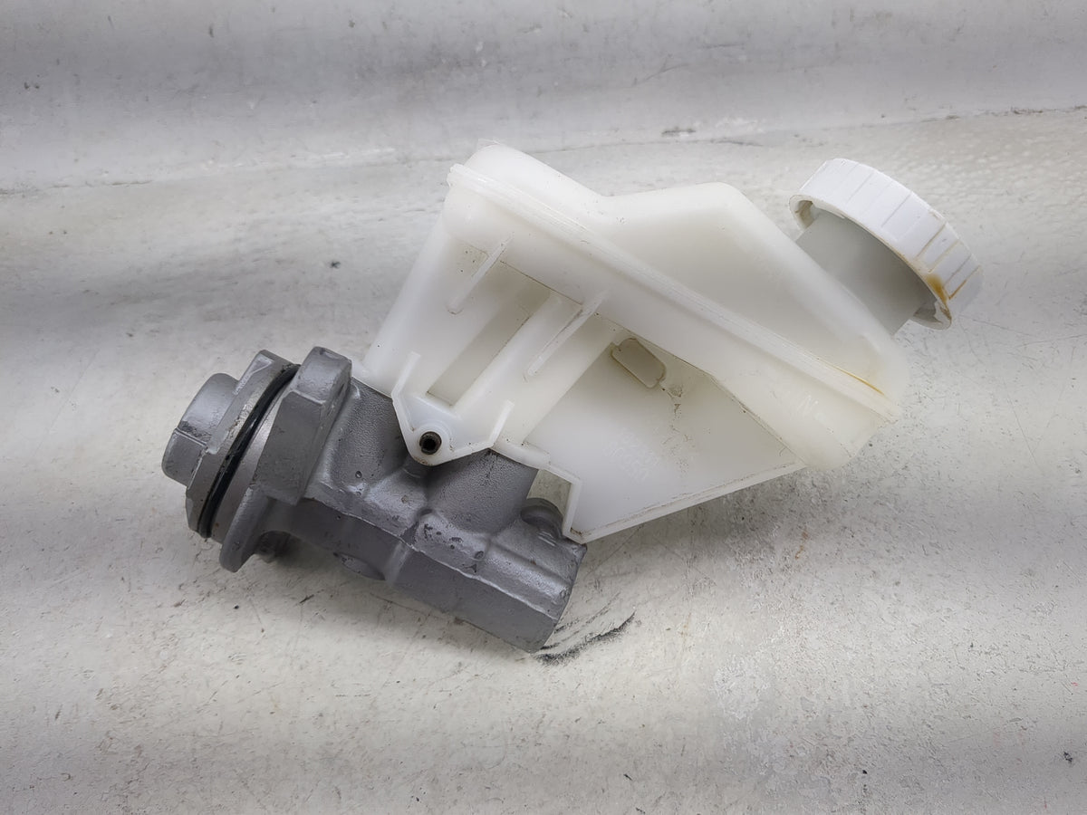 2014-2014 Mitsubishi Mirage Brake Master Cylinder 1491012 - Oemusedautoparts1.com