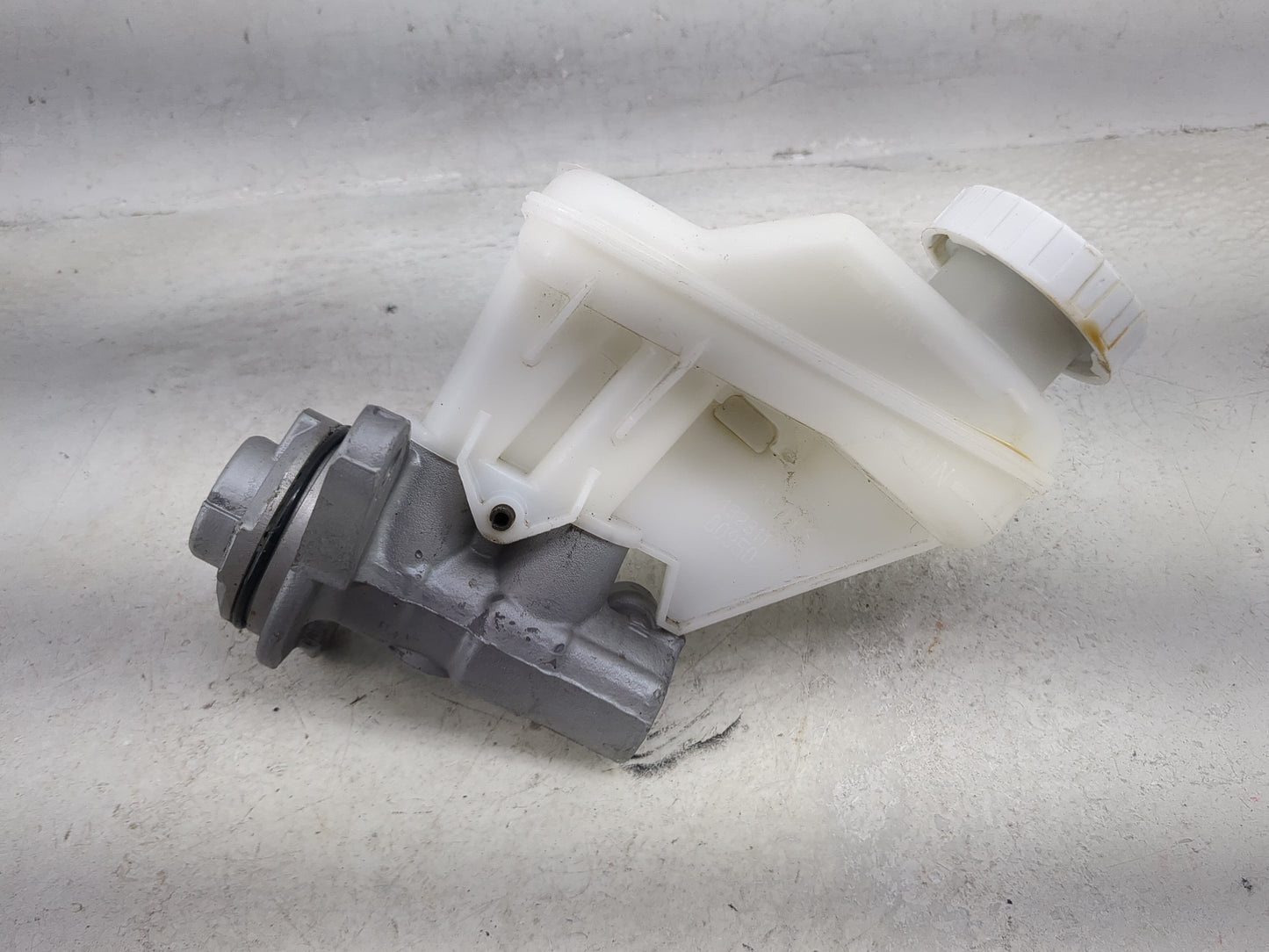 2014-2014 Mitsubishi Mirage Brake Master Cylinder 1491012 - Oemusedautoparts1.com