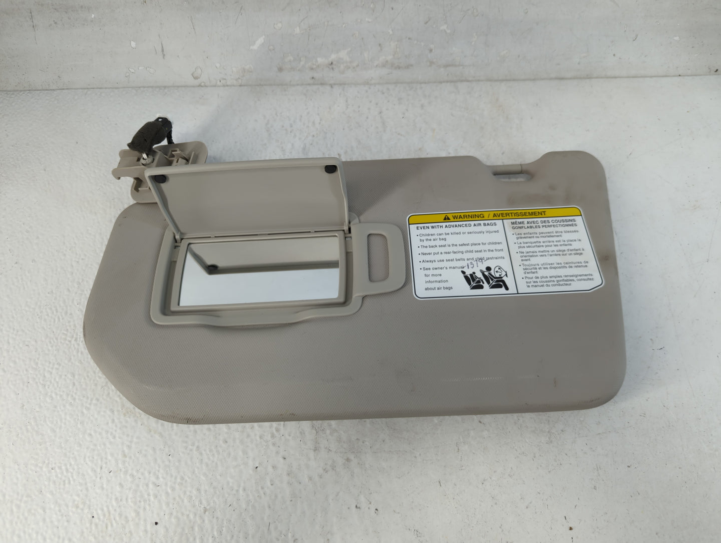 2024 Mitsubishi Outlander Sun Visor Shade Replacement Passenger Right Mirror Fits OEM Used Auto Parts - Oemusedautoparts1.co