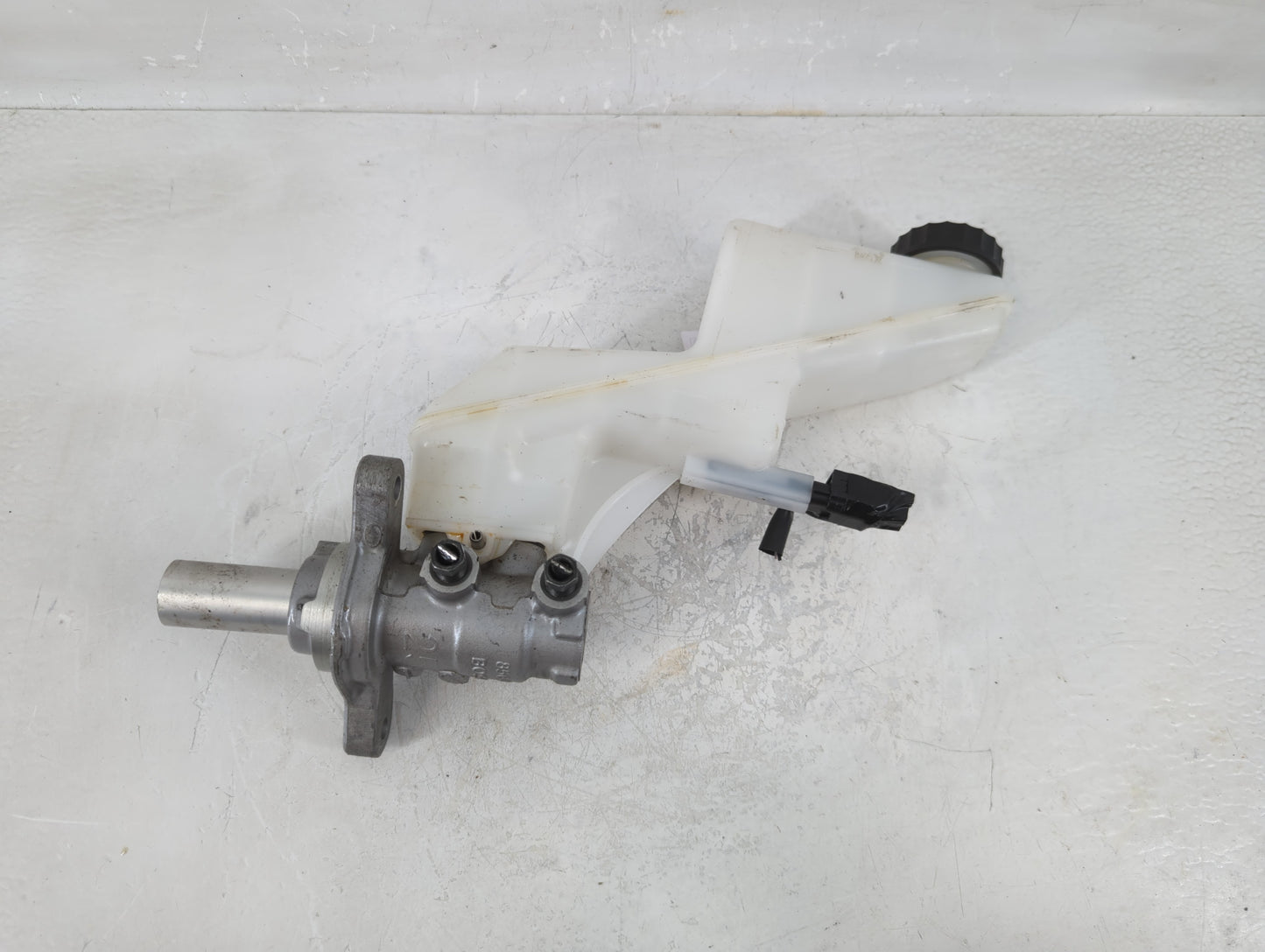 2024 Mitsubishi Outlander Brake Master Cylinder - Oemusedautoparts1.com