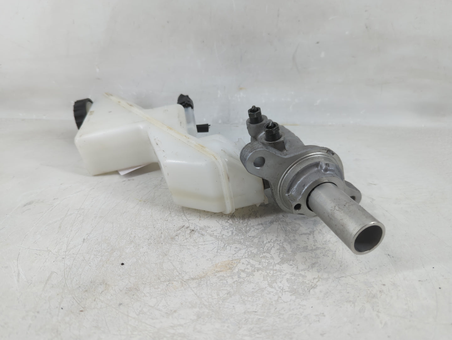 2024 Mitsubishi Outlander Brake Master Cylinder - Oemusedautoparts1.com