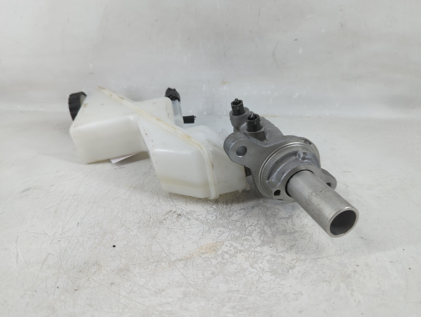 2024 Mitsubishi Outlander Brake Master Cylinder - Oemusedautoparts1.com