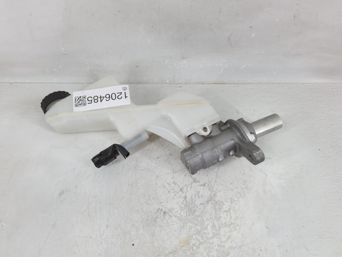 2024 Mitsubishi Outlander Brake Master Cylinder - Oemusedautoparts1.com