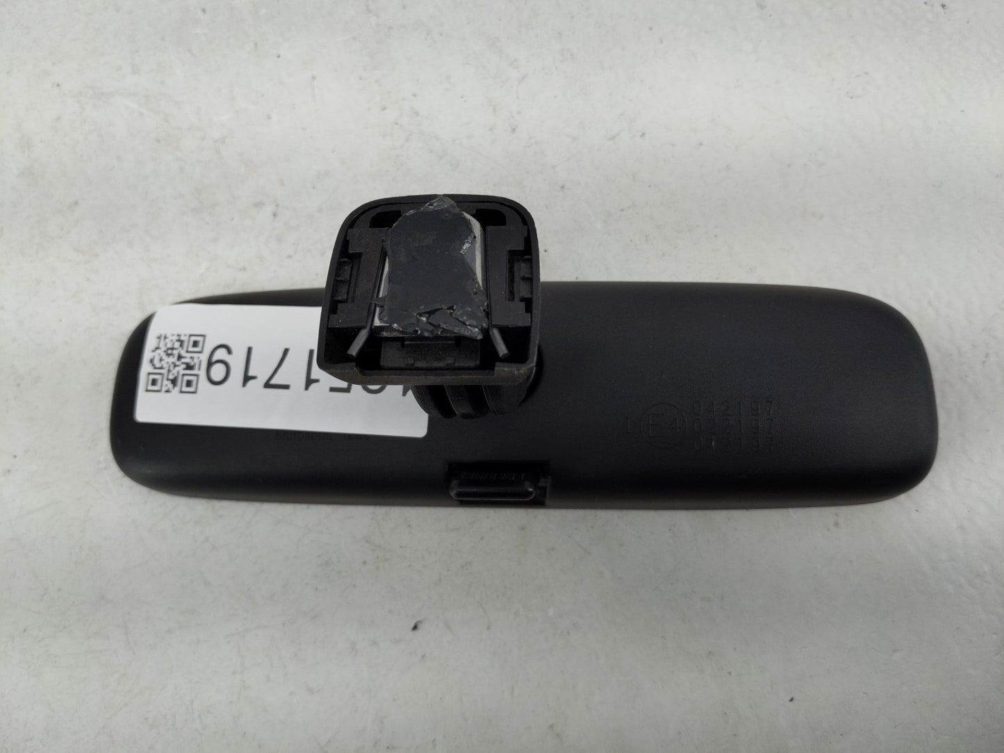 2004-2017 Mitsubishi Outlander Interior Rear View Mirror Replacement OEM P/N:E4012197 E4022197 Fits OEM Used Auto Parts - Oe