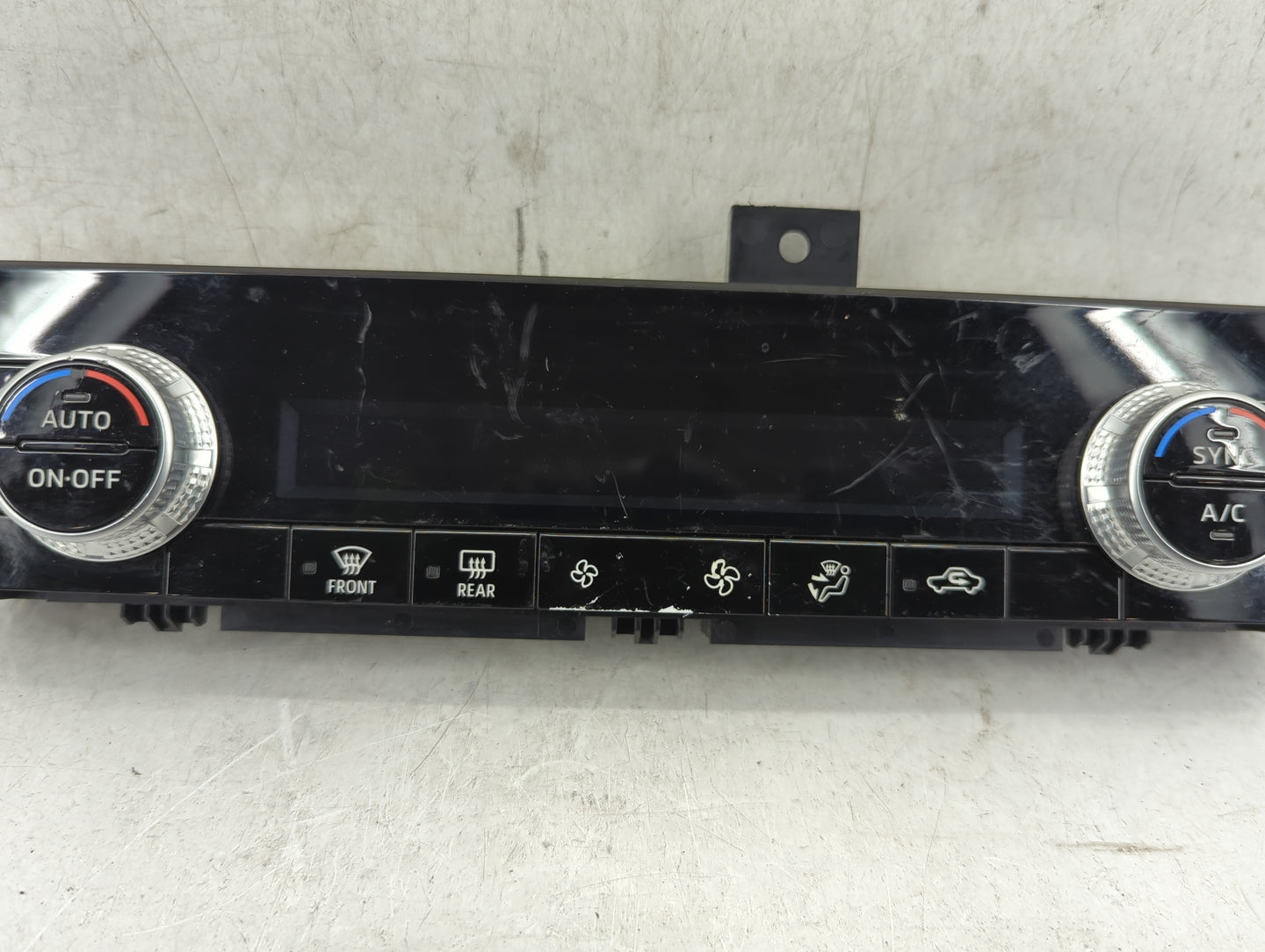 2024 Mitsubishi Outlander Climate Control Module Temperature AC/Heater Replacement P/N:7820B143 Fits OEM Used Auto Parts - O