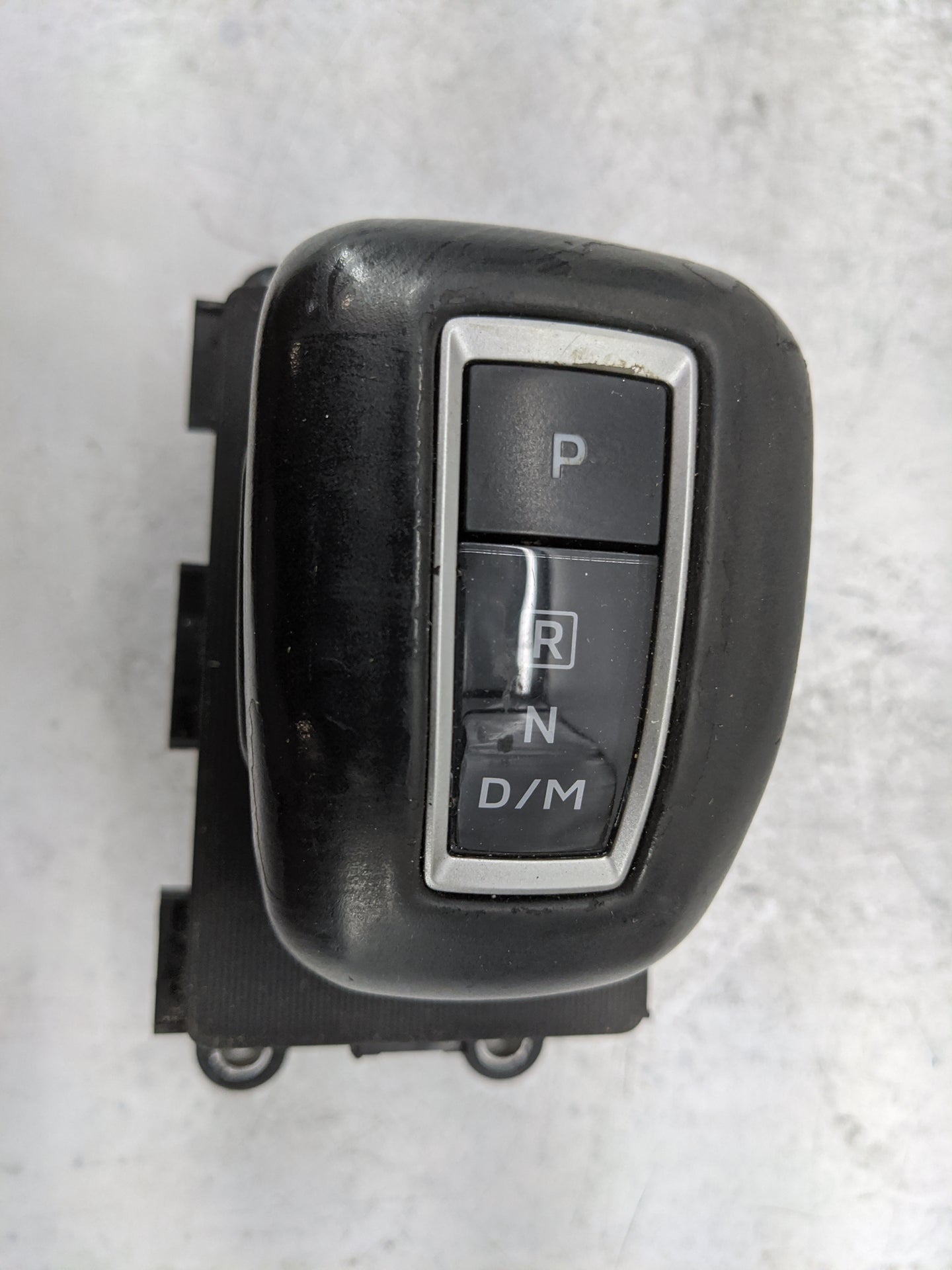 2024 Mitsubishi Outlander Floor Console Assembly Shifter Black - Oemusedautoparts1.com