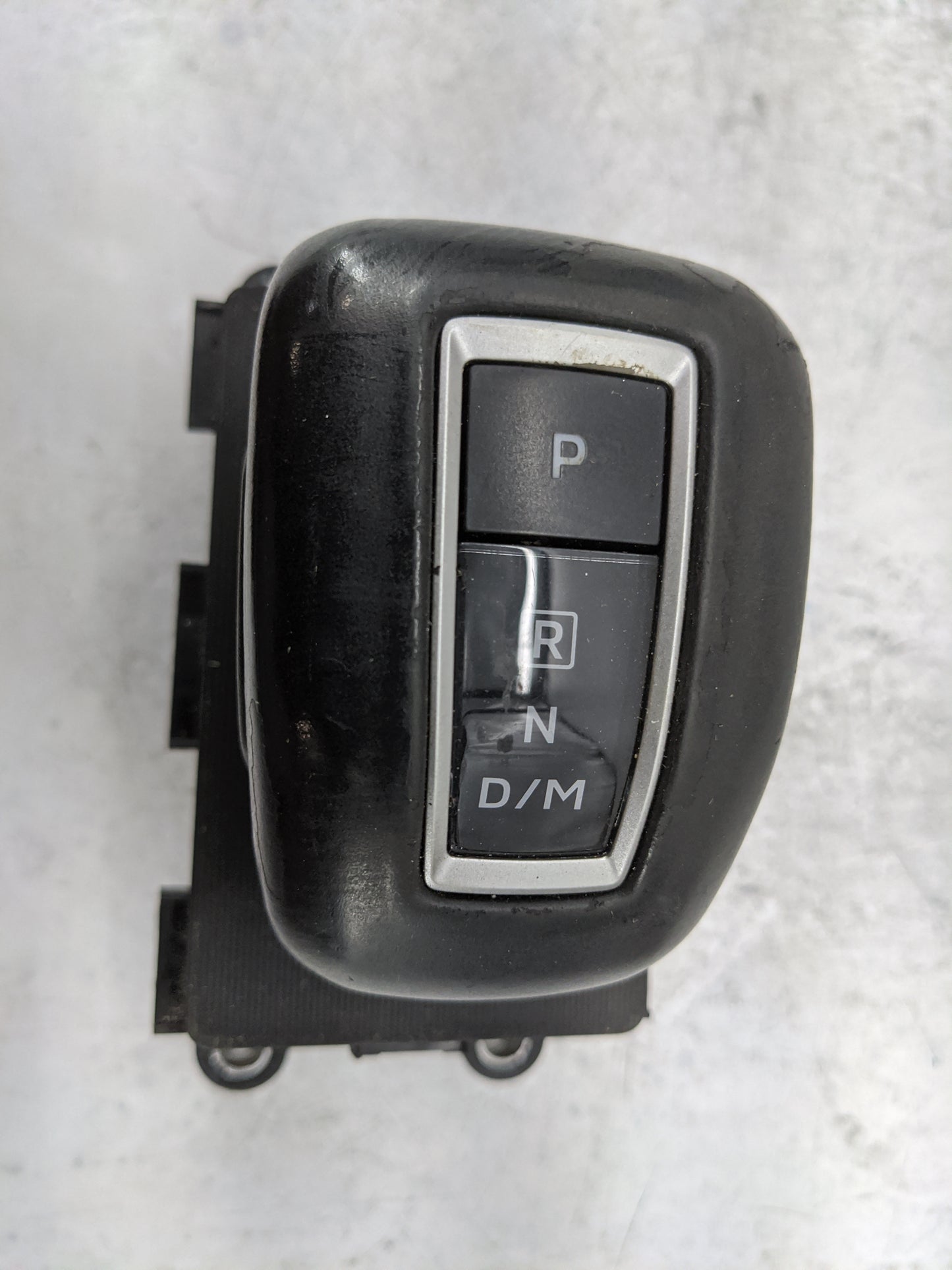 2024 Mitsubishi Outlander Floor Console Assembly Shifter Black - Oemusedautoparts1.com