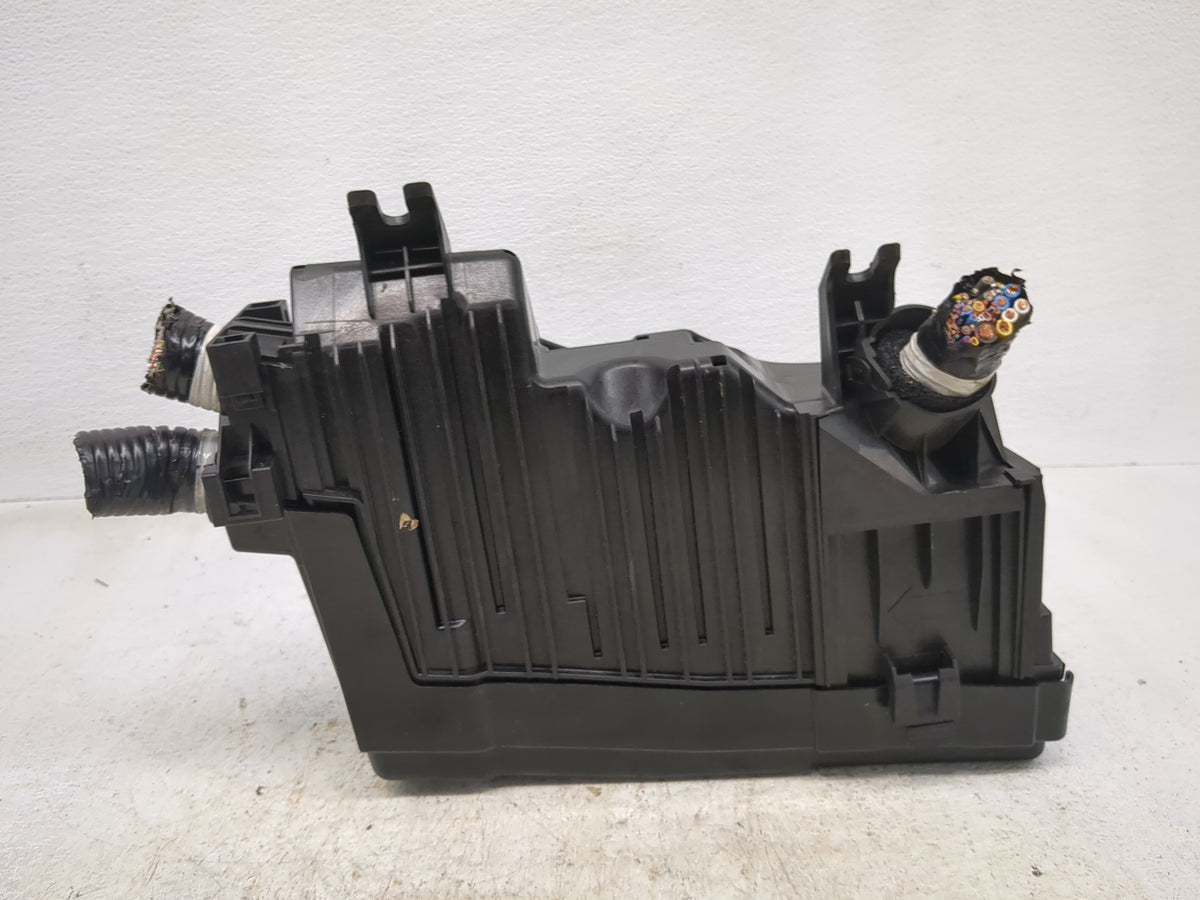 2022-2025 Mitsubishi Outlander Fusebox Fuse Box Panel Relay Module Fits Fits 2022 2023 2024 2025 OEM Used Auto Parts - Oemus