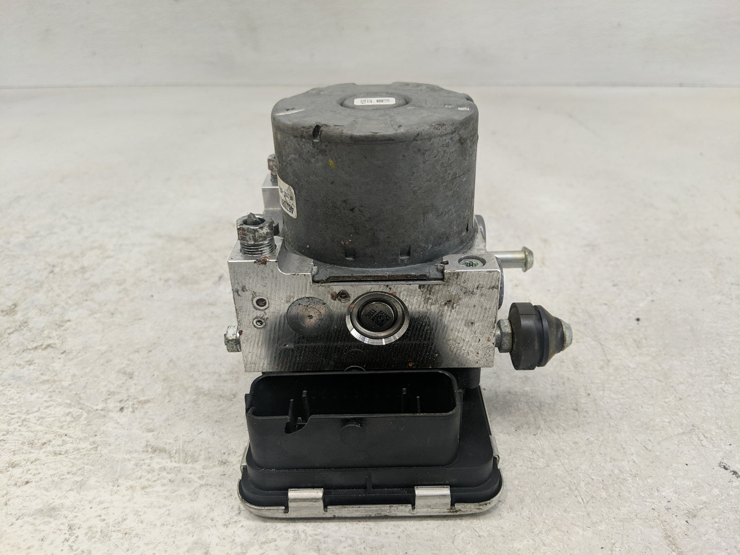 2024 Mitsubishi Outlander Sport ABS Pump Control Module Replacement P/N:4670B674 Fits OEM Used Auto Parts - Oemusedautoparts