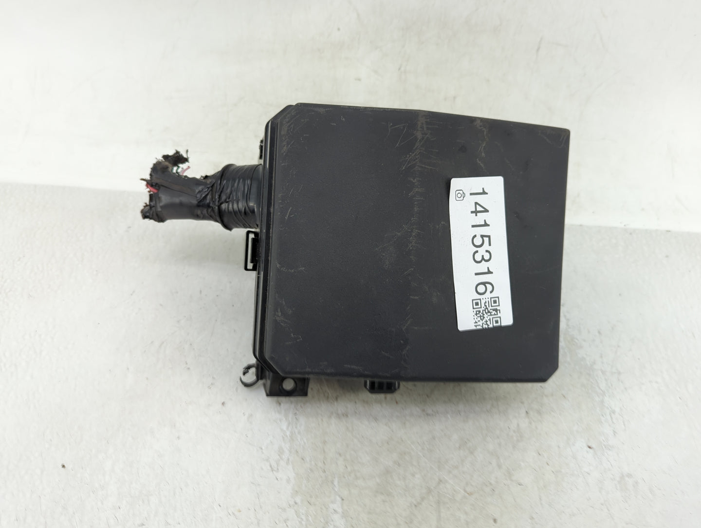 2012-2017 Mitsubishi Rvr Fusebox Fuse Box Panel Relay Module Fits Fits 2012 2013 2014 2015 2016 2017 OEM Used Auto Parts - O