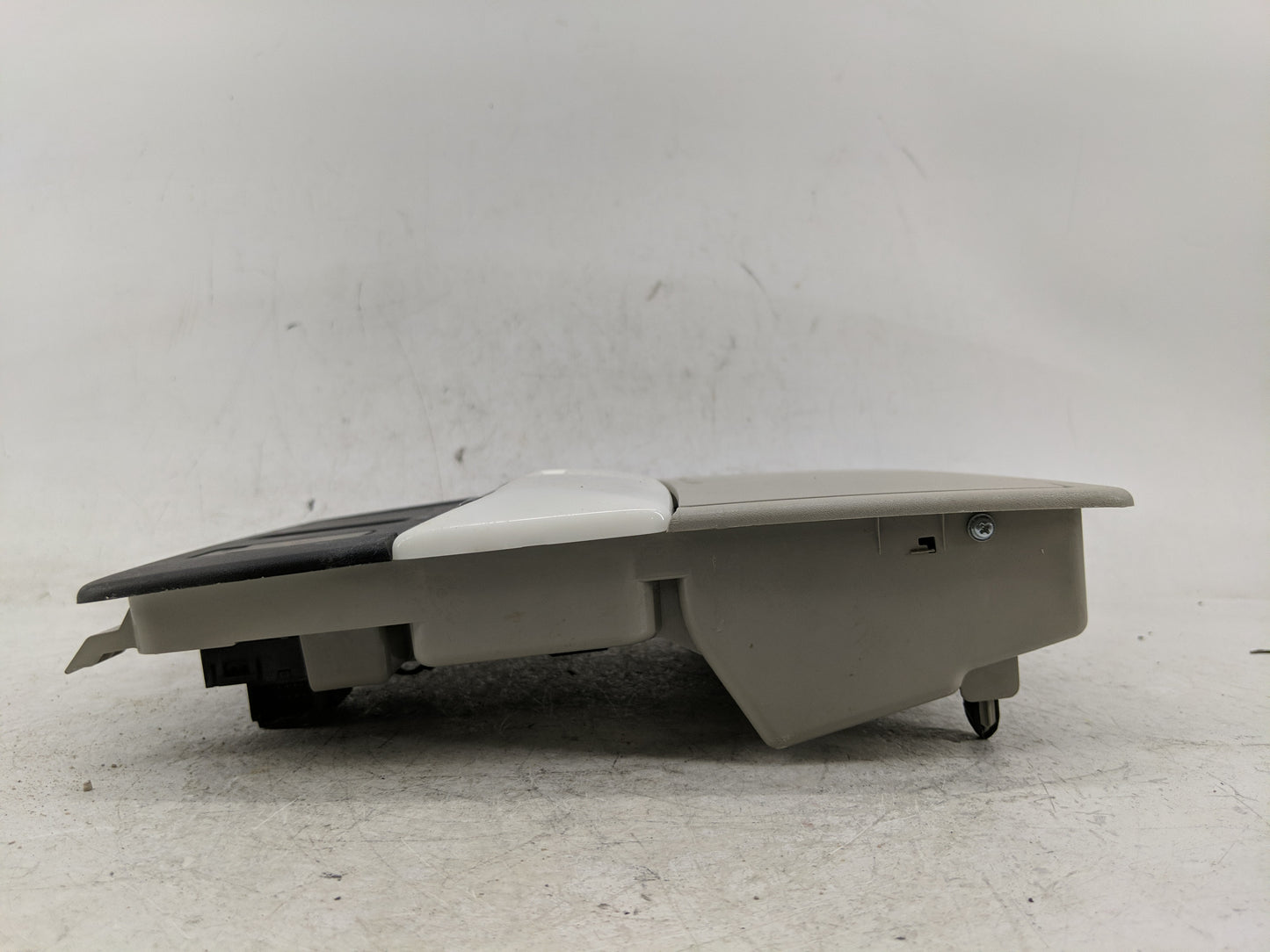 2019-2022 Nissan Altima Overhead Roof Console - Oemusedautoparts1.com