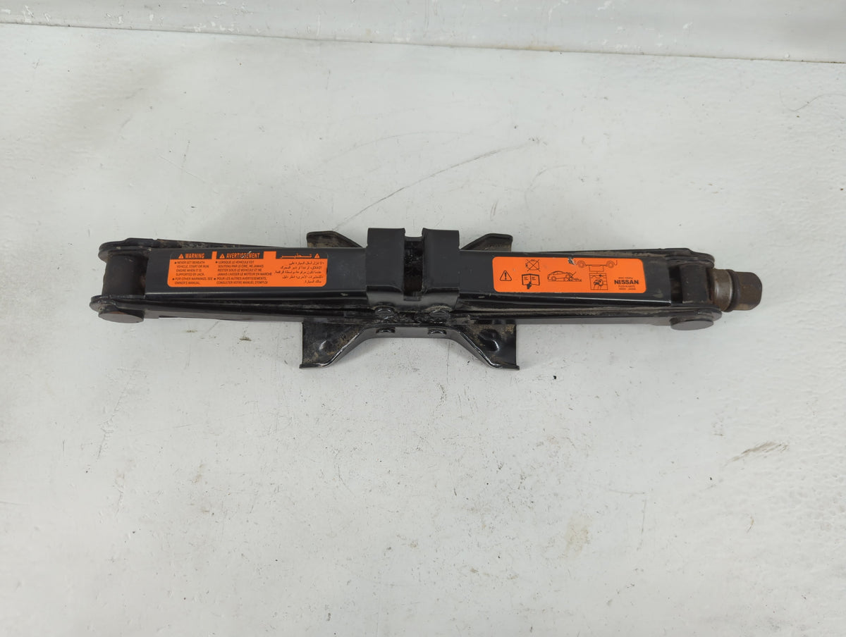 2024 Nissan Altima Spare Scissor Car Jack 1241664 - Oemusedautoparts1.com