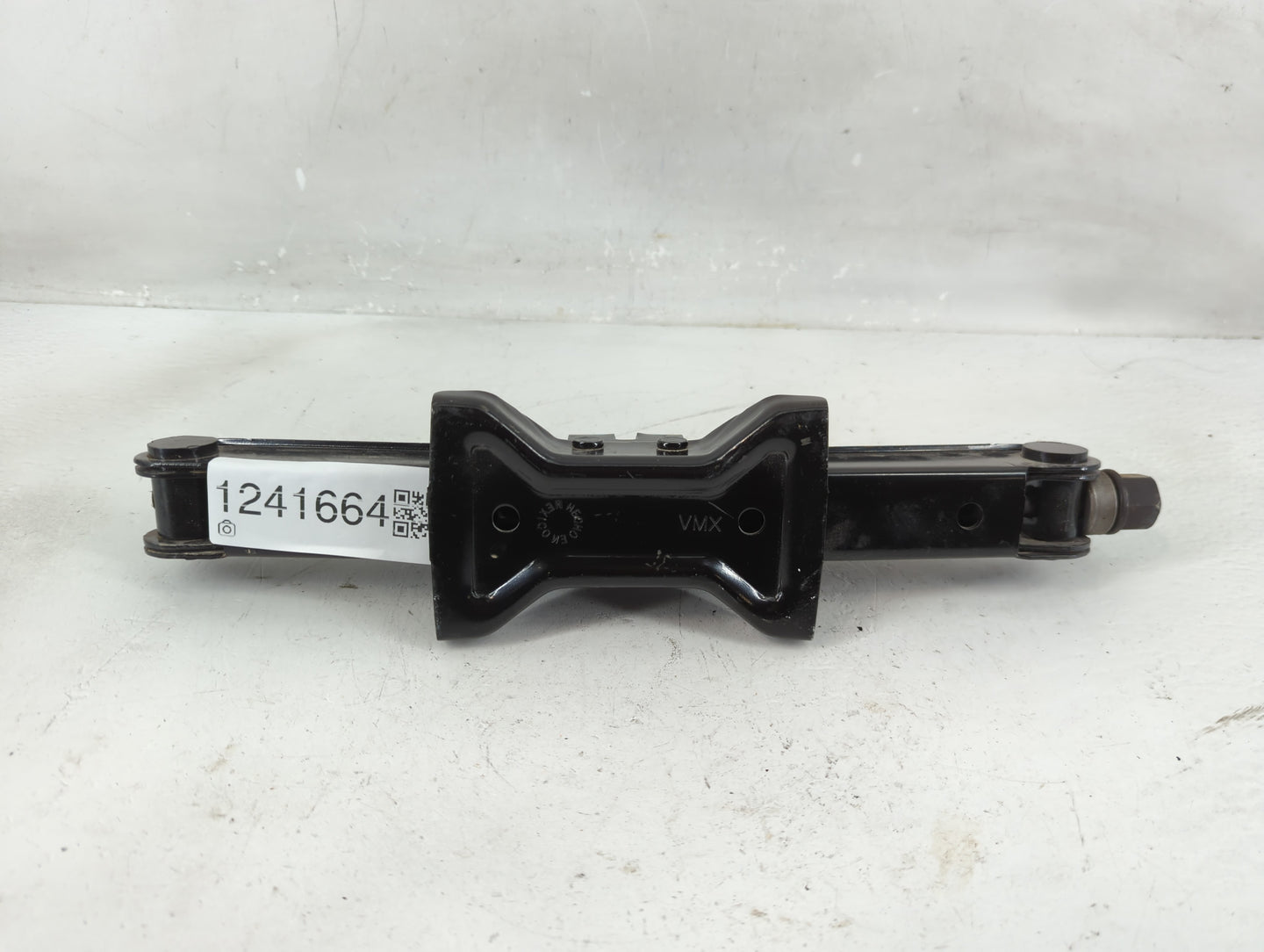 2024 Nissan Altima Spare Scissor Car Jack 1241664 - Oemusedautoparts1.com