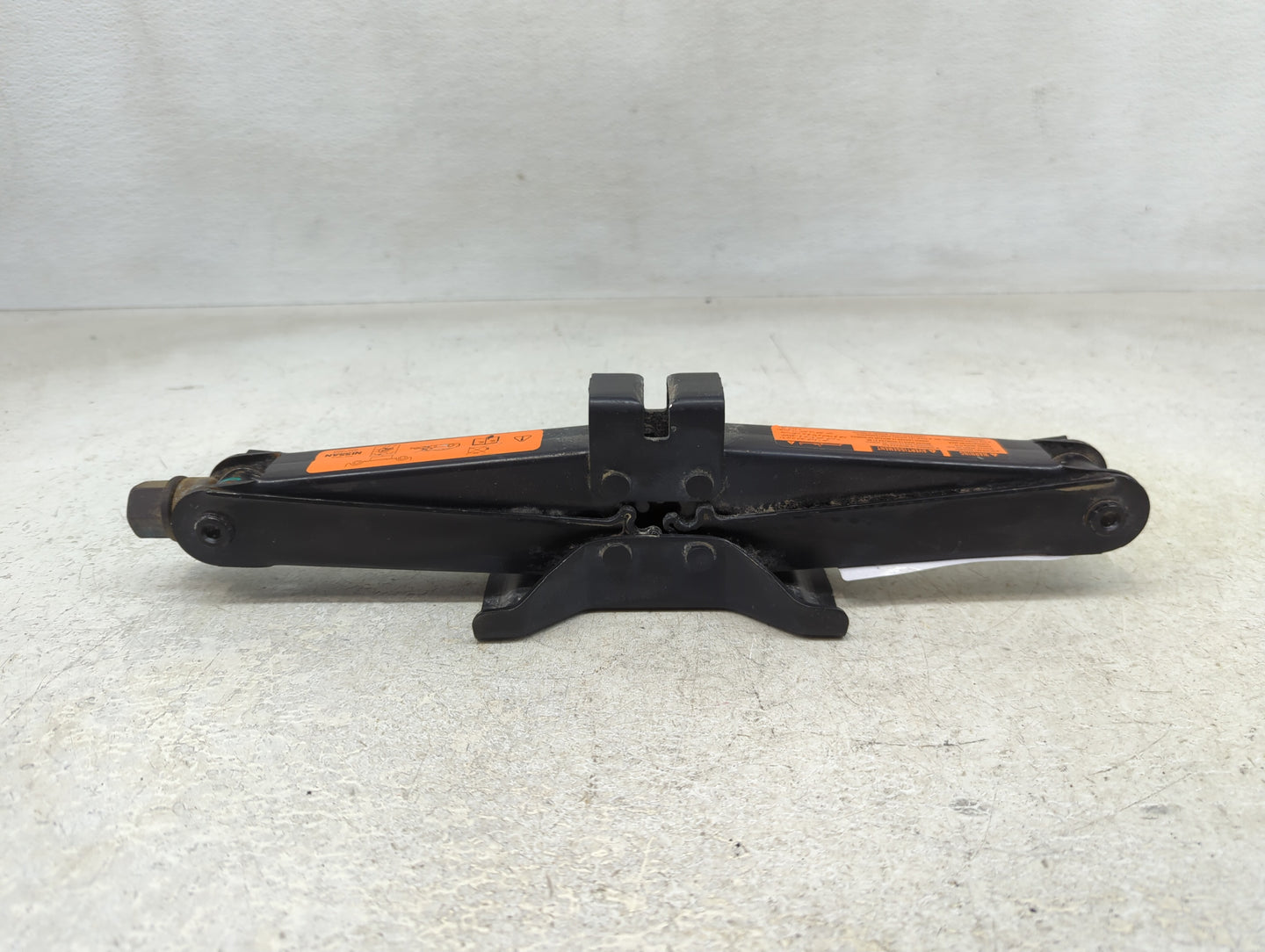 2024 Nissan Altima Spare Scissor Car Jack 1390161 - Oemusedautoparts1.com