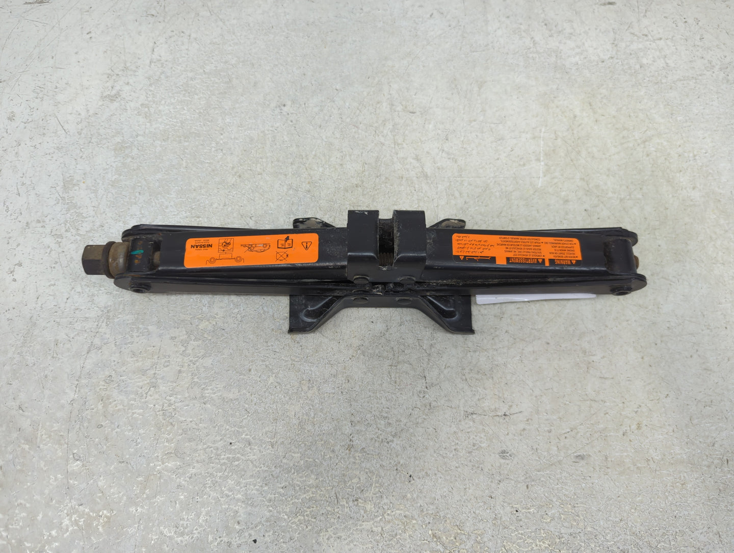 2024 Nissan Altima Spare Scissor Car Jack - Oemusedautoparts1.com