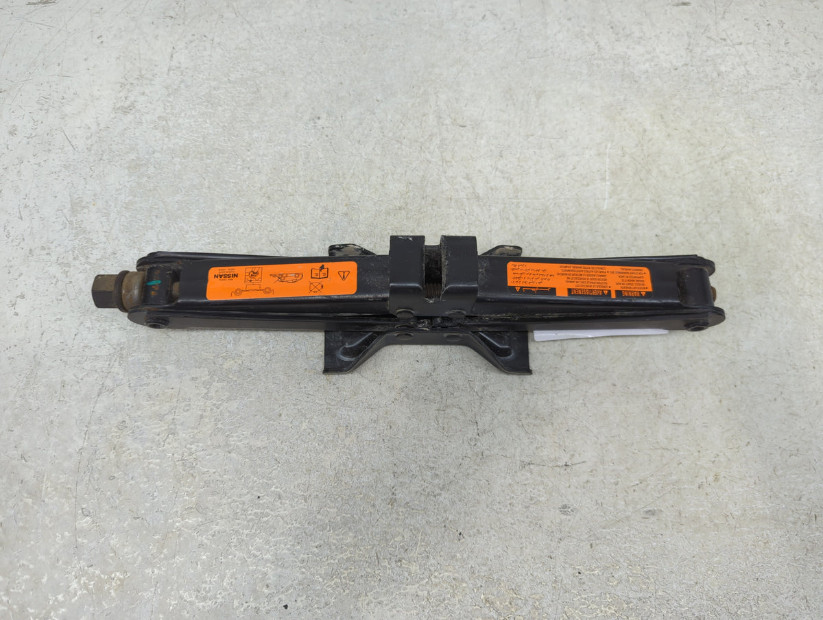2024 Nissan Altima Spare Scissor Car Jack 1390161 - Oemusedautoparts1.com