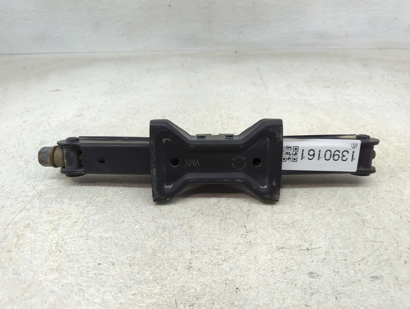 2024 Nissan Altima Spare Scissor Car Jack 1390161 - Oemusedautoparts1.com