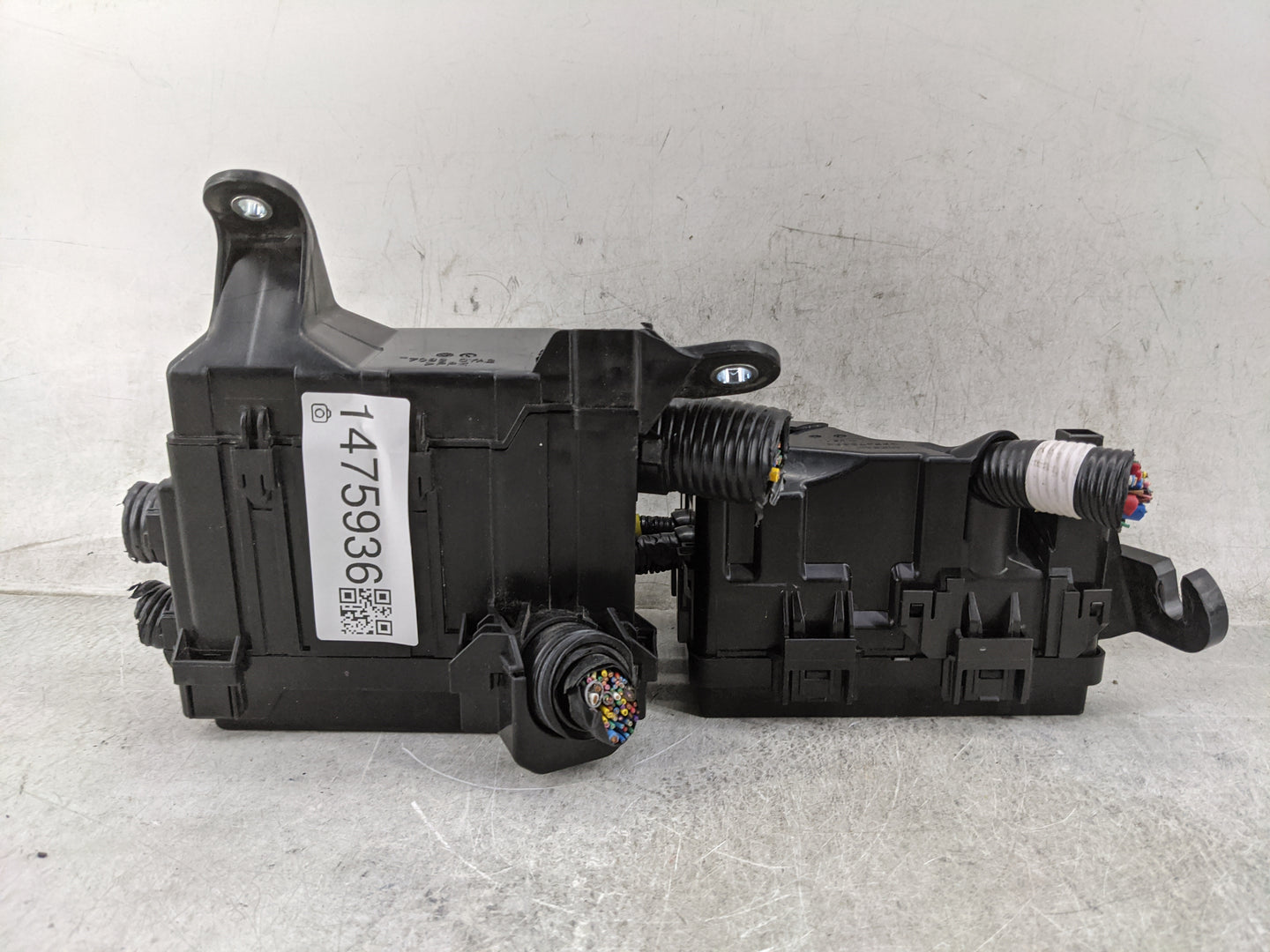 2019-2022 Nissan Altima Fusebox Fuse Box Panel Relay Module P/N:7086 CYA2 Fits Fits 2019 2020 2021 2022 OEM Used Auto Parts 