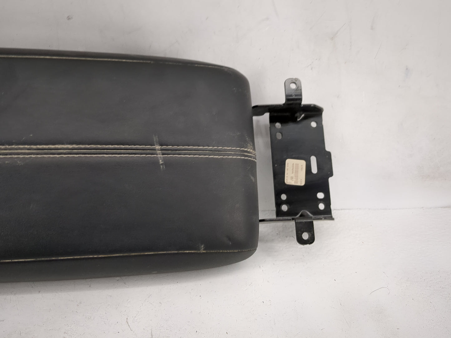 2019-2022 Nissan Altima Center Console Armrest Cover Lid P/N:969206CA0A Fits Fits 2019 2020 2021 2022 OEM Used Auto Parts - 