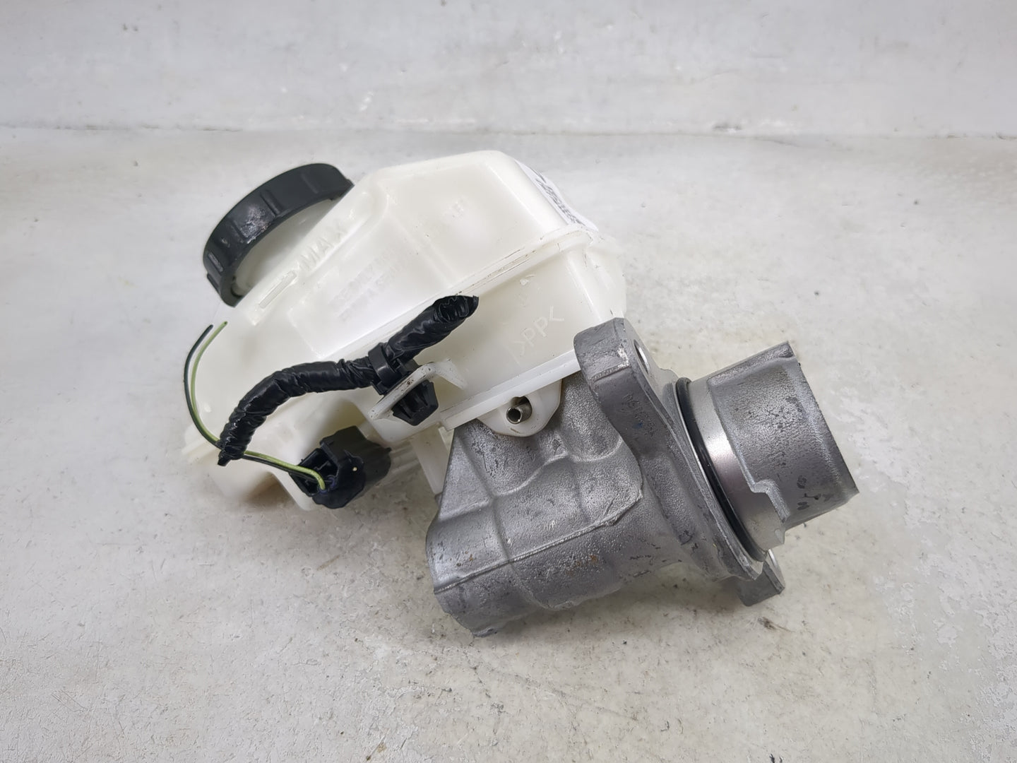2019-2022 Nissan Altima Brake Master Cylinder 1492517 - Oemusedautoparts1.com