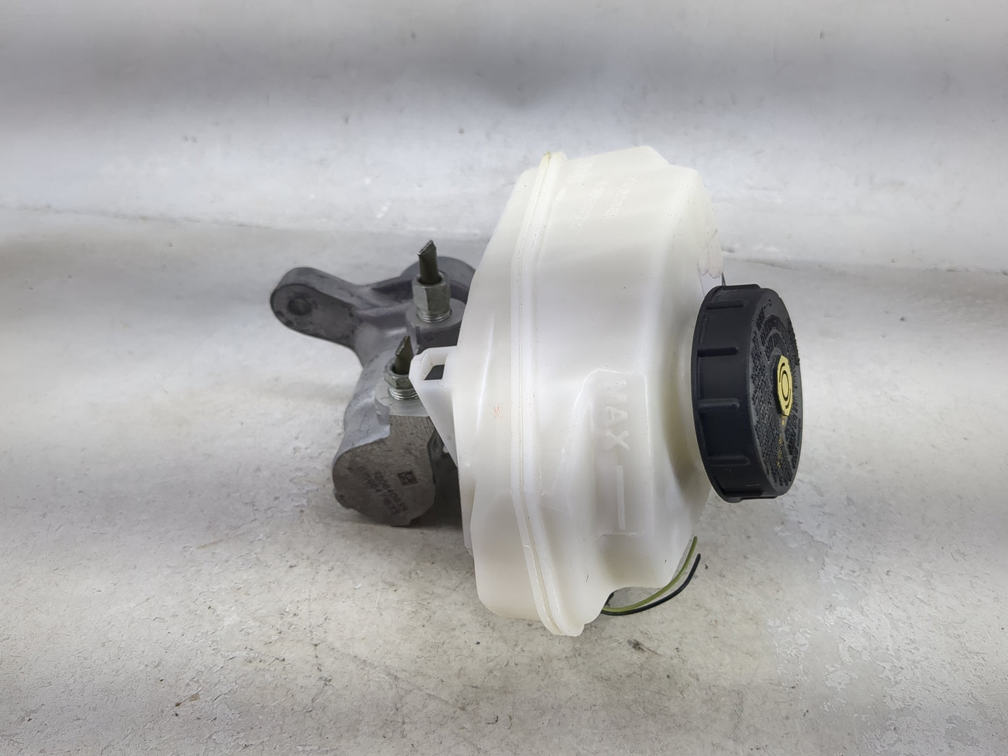 2019-2022 Nissan Altima Brake Master Cylinder 1492517 - Oemusedautoparts1.com