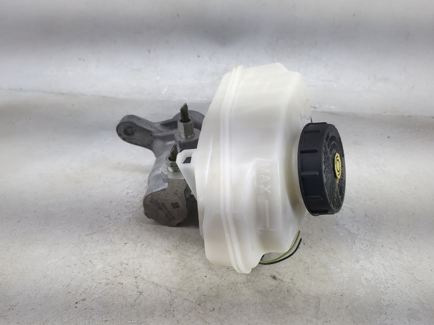 2019-2022 Nissan Altima Brake Master Cylinder 1492517 - Oemusedautoparts1.com