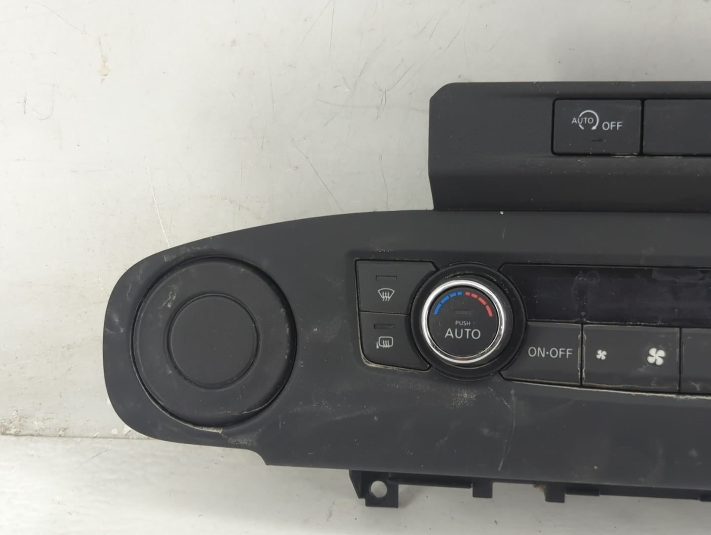 2024 Nissan Frontier Climate Control Module Temperature AC/Heater Replacement P/N:27500EZ10C Fits OEM Used Auto Parts - Oemu