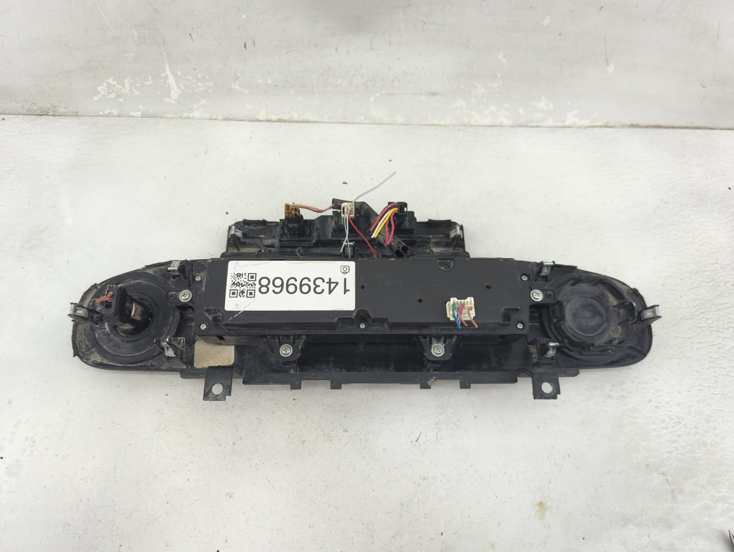 2024 Nissan Frontier Climate Control Module Temperature AC/Heater Replacement P/N:27500EZ10C Fits OEM Used Auto Parts - Oemu