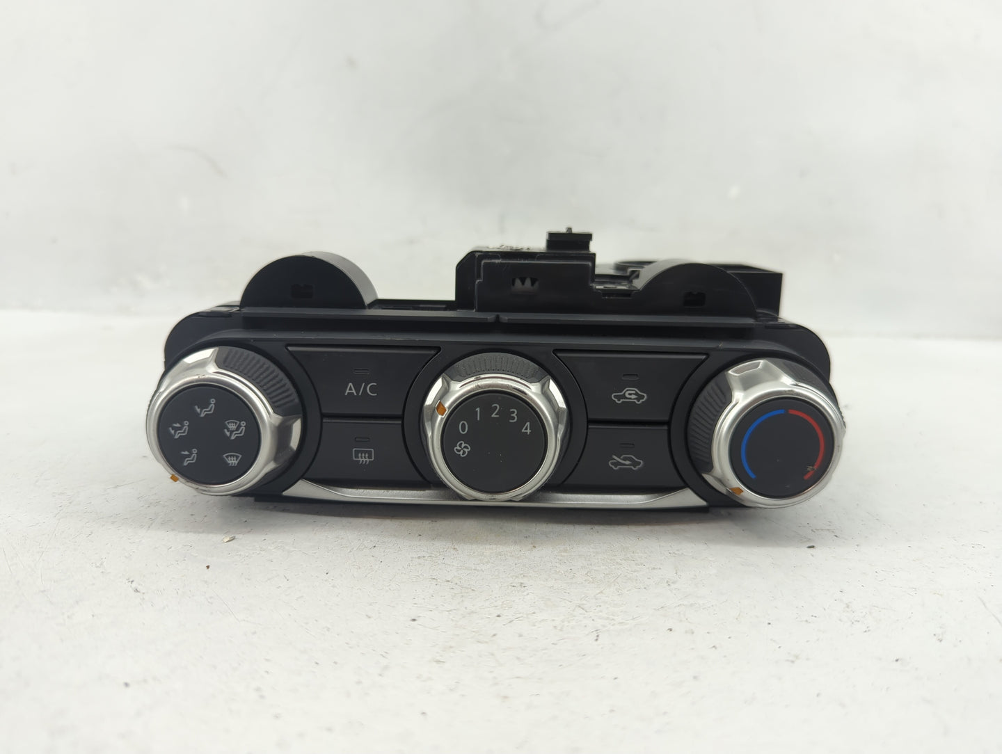 2024 Nissan Kicks Climate Control Module Temperature AC/Heater Replacement Fits OEM Used Auto Parts - Oemusedautoparts1.com