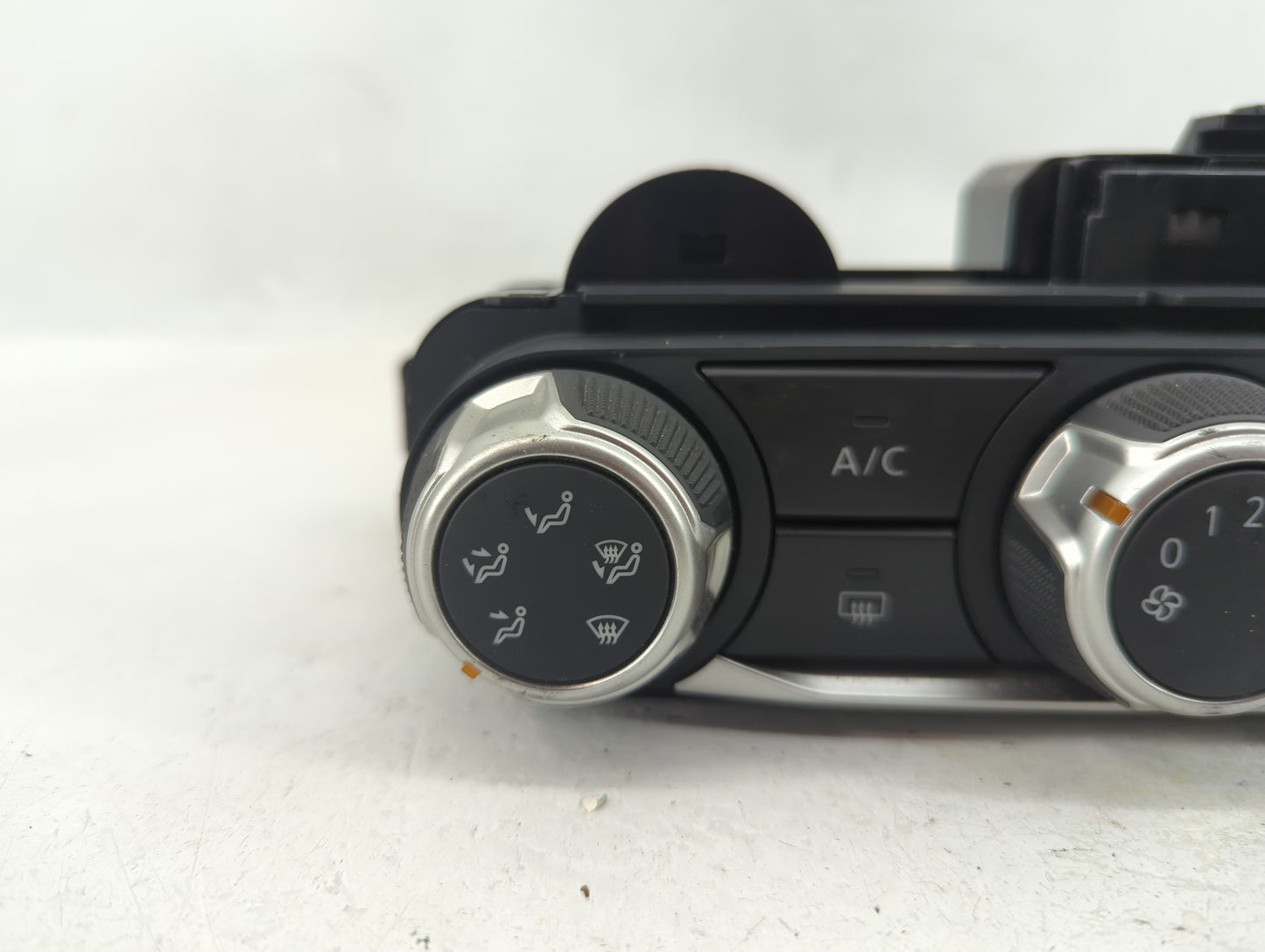2024 Nissan Kicks Climate Control Module Temperature AC/Heater Replacement Fits OEM Used Auto Parts - Oemusedautoparts1.com