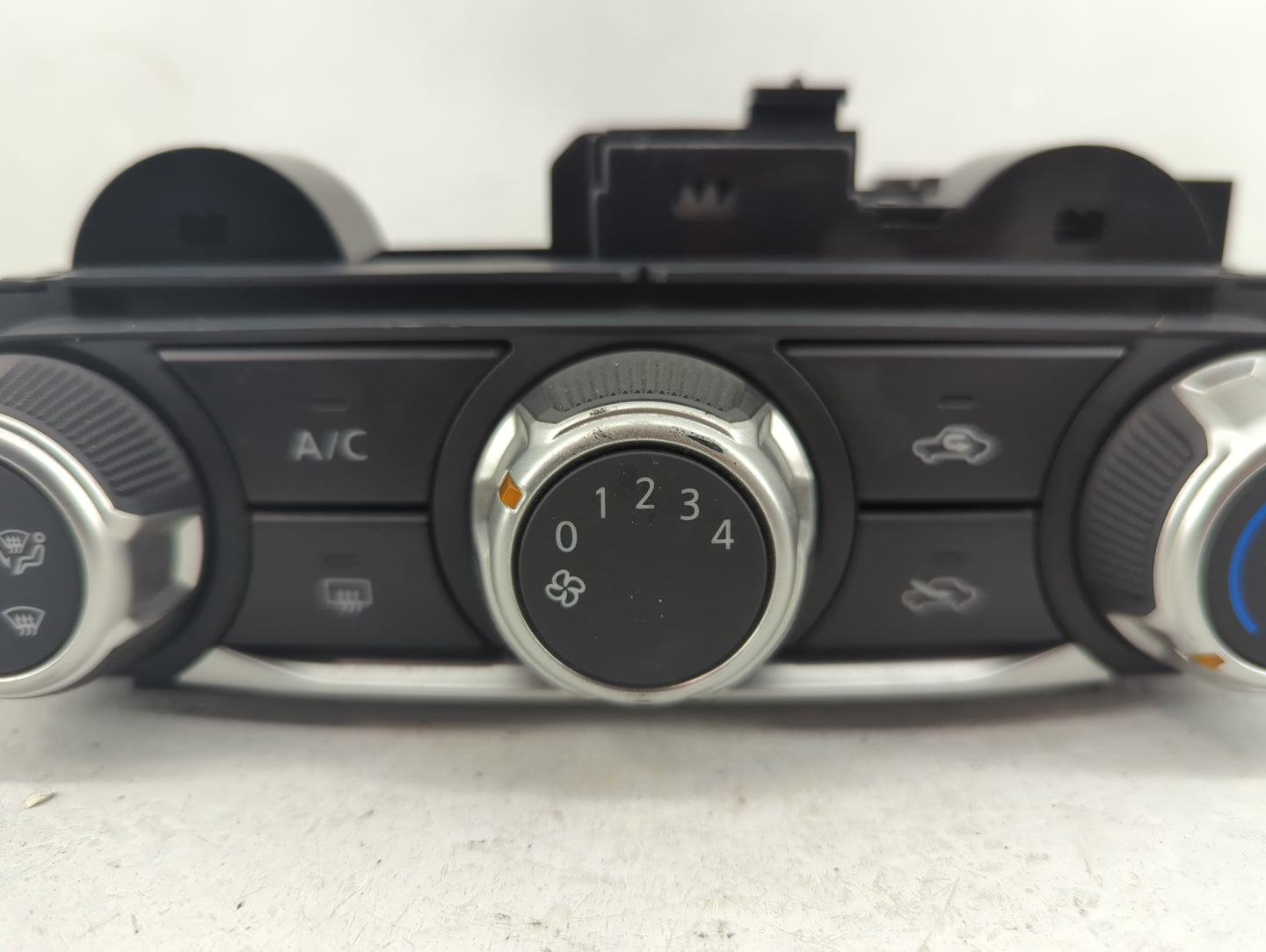 2024 Nissan Kicks Climate Control Module Temperature AC/Heater Replacement Fits OEM Used Auto Parts - Oemusedautoparts1.com