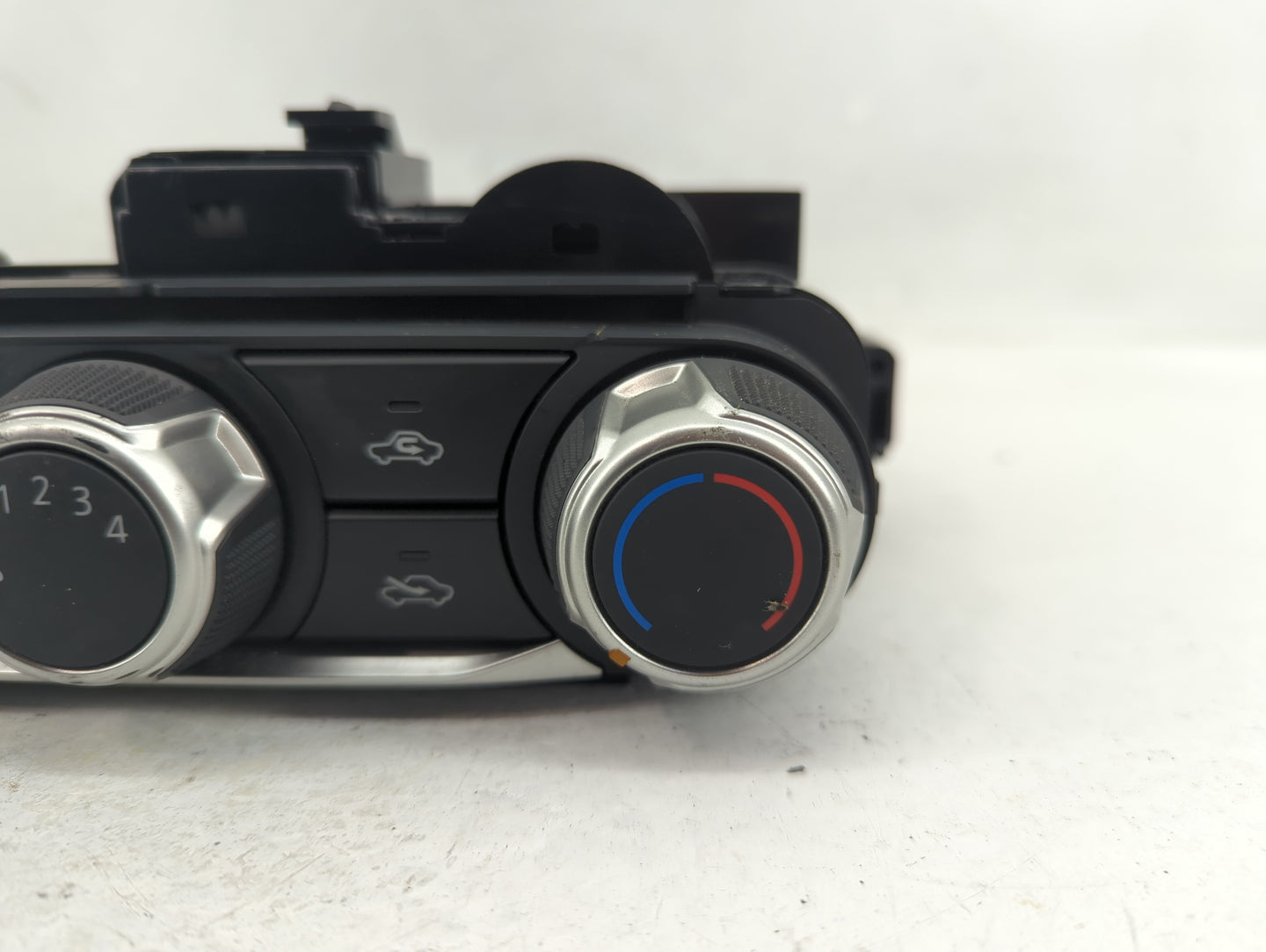 2024 Nissan Kicks Climate Control Module Temperature AC/Heater Replacement Fits OEM Used Auto Parts - Oemusedautoparts1.com