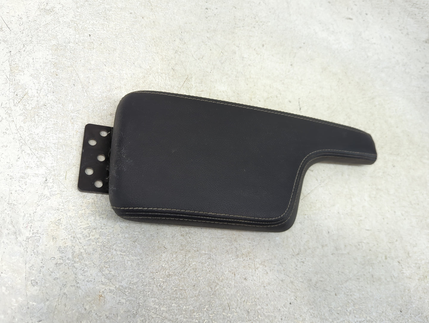 2024 Nissan Kicks Center Console Armrest Cover Lid Fits OEM Used Auto Parts - Oemusedautoparts1.com