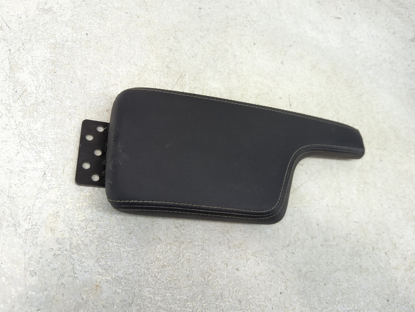 2024 Nissan Kicks Center Console Armrest Cover Lid Fits OEM Used Auto Parts - Oemusedautoparts1.com