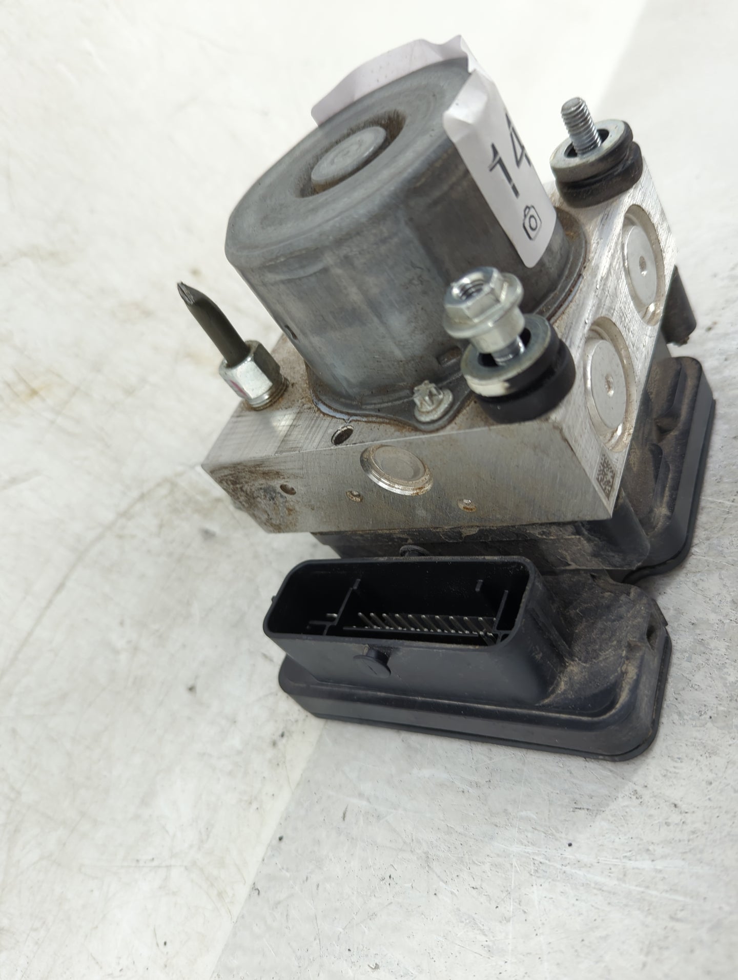 2021 Nissan Kicks ABS Pump Control Module Replacement P/N:47660 5R00A 970 294, 0 265 294, 0265956610 Fits OEM Used Auto Part