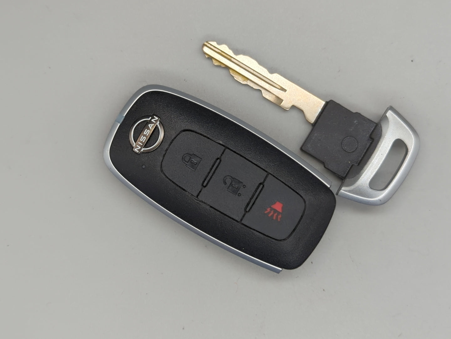 Nissan Kicks Keyless Entry Remote Fob KR5TXPZ1 S180146102 3 buttons - Oemusedautoparts1.com