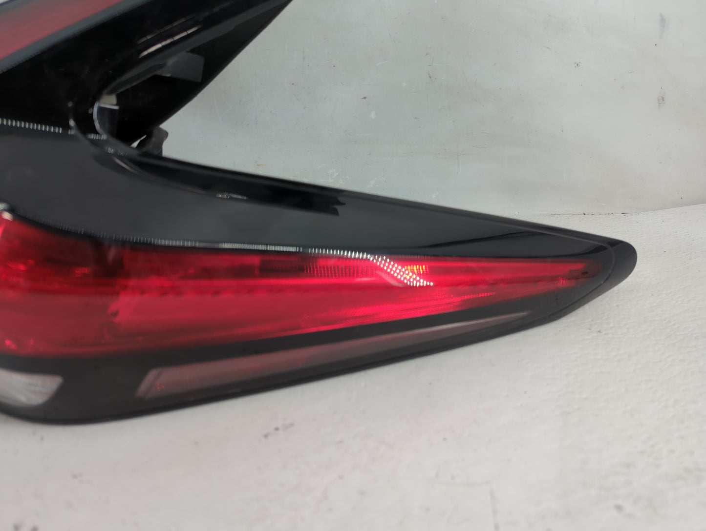 2018-2021 Nissan Leaf Tail Light Assembly Passenger Right OEM P/N:26550-5SA1C A4V221-0001 Fits Fits 2018 2019 2020 2021 OEM 