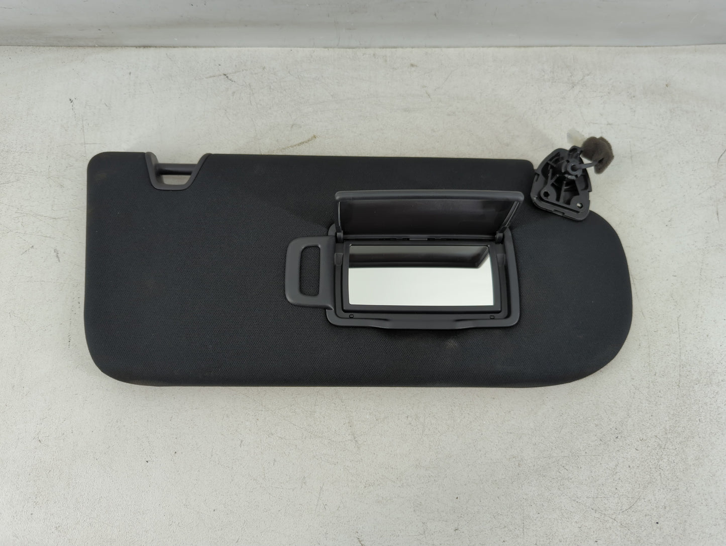 2022 Nissan Pathfinder Sun Visor Shade Replacement Passenger Right Mirror Fits OEM Used Auto Parts - Oemusedautoparts1.com